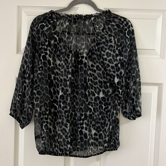 Express Women’s  Sheer Animal Print Blouse Size M - Picture 6 of 9